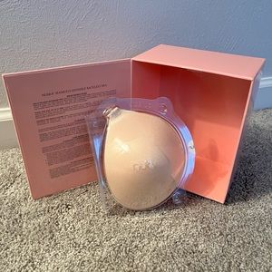 Victoria’s Secret NUBRA Seamless Invisible Backless Bra